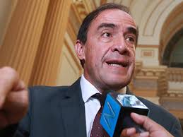 Comisión de Ética aprobó informe para suspender a Yonhy Lescano por 120  días