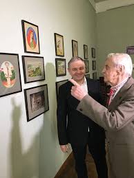 Закінчив київський політехнічний інститут у 1954 році. Novini Ukrayini V Ukrayini Vpershe Pokazali 100 Litni Dokumenti Povyazani Z Rodinoyu Franka