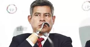 Indagarán a Luis Galarreta por contratos irregulares en Congreso