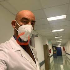 Oggi thewise magazine lo ha incontrato per parlare della campagna di vaccinazione. Bassetti E Quell Imbarazzante Selfie Con La Mascherina Al Contrario Prima Il Levante