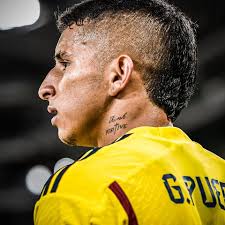 A este crack lo dejaron ir por 2 millones de dólares a Europa. Lo que  juega, lo que piensa y lo que ejecuta. Lo regalaron, lo regalaron. Ay  Gustavo, si solo fueses