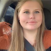 Demi Roberts's Instagram, Twitter & Facebook