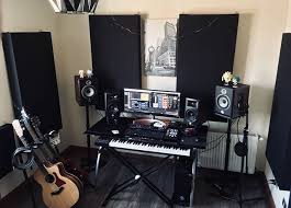 A Nice Home Studio Ready For Music Production By Mauricioescobarr Musicproducer Musicstudio Salles De Musique Salle Musique