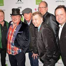 Han drar ner medelåldern i vårt crew!! Lasse Stefanz Album Latar Spellistor Lyssna I Deezer