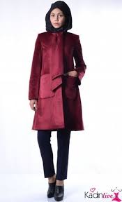 Kis Modasi Tekbir Tesettur Yelda Bordo Kaban Modelleri Kadinlive Com Hijab Fashion Fashion Normcore