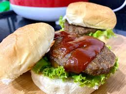 250 g daging sapi cincang 1 kuning telur ayam 1 sdm tepung. Pengaruh Iklan Sungguh Zam Burger Lebih Sedap Lebih Tebal Lebih Juicy Aku Sis Lin
