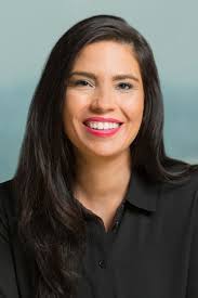 Amber Senger's Instagram, Twitter & Facebook