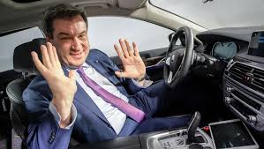 Er hat gegen armin laschet sogar noch weiter zugelegt. Markus Soder Csu Fordert Zulassungsverbot Fur Verbrenner Autos Ab 2035 Der Spiegel