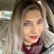 Saundra Hoover's Instagram, Twitter & Facebook