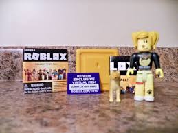 Diggin All Dogs Roblox Gold Box Series 1 Toy 3 Figures Unused Code Jazwares Gold Box Roblox Free Items