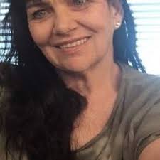 Billy Ray Cyrus y Elizabeth Hurley hicieron su primera aparición oficial  juntos en la cena de apertura de la exhibición "Orizzonti