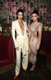Kylie jenner was born in 1997 in california. Kendall Jenner Trespasser Arrested At Kylie Jenner S Home