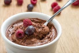 Le Chef Etoile Jean Sulpice Devoile Sa Recette Facile De La Mousse Soufflee Au Chocolat Et