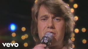 Seine ersten erfolge feierte er mitte der 70er jahre. Roland Kaiser Lieb Mich Ein Letztes Mal Zdf Hitparade 11 05 1981 Vod Youtube