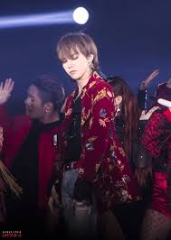 Und obwohl das multitalent erst durch die band bigbang so richtig groß wurde, die er seit 2006 als leader anführt, war er schon lange davor im . G Dragon Bigbang