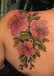 Eine rose ist mit abstand die beliebteste tattoovorlage. 23 Hibiskus Ideen Hibiskus Hibiskus Tattoo Blumentattoos