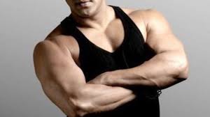 Salman Khan S Diet Workout Plan Starsunfolded He is the first main stream actor who bring the aesthetic era to indian cinema culture.