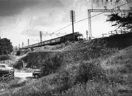 Arti 'hitam, hitam kereta api, putihputih kapur sirih' di kamus besar bahasa indonesia (kbbi). The Great Train Robbery Kes Rompakan Kereta Api Terbesar Yang Masih Menjadi Misteri Sehingga Kini Iluminasi
