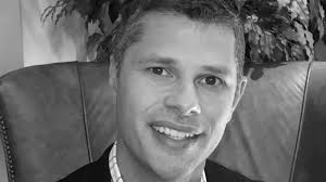 Robinhood hires Amazon veteran as CFO — a key step in its path to IPO