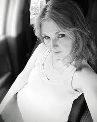 Jennifer Hunter's Instagram, Twitter & Facebook