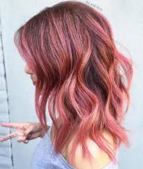 I capelli color oro rosa sono l'ultimo trend del momento. 20 Splendidi Esempi Di Balayage Oro Rosa