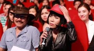 Trác thúy miêu đội mũ bảo hiểm. Dan Truong Bi Thuy Mieu Che Ä'an TrÆ°á»ng Noi Gi Khi Bá»‹ Che