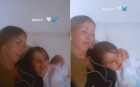 Maybe you would like to learn more about one of these? Laura Figueiredo Partilha Video Da Filha De Quatro Anos A Ouvir A Nova Musica De Sara Carreira E A Tia Sara Vip Pt