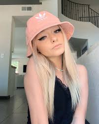 Zlp On Instagram Pink Is My Favorite Color Celebrity Pictures Zoe And Cody Laverne