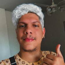 Mas quem é Hylander e pq ele é comédia? 😂