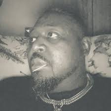 Daryl Pettiford's Instagram, Twitter & Facebook