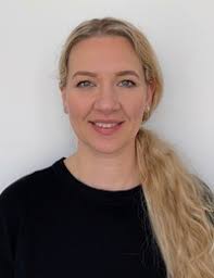 Danielle Arens's Instagram, Twitter & Facebook