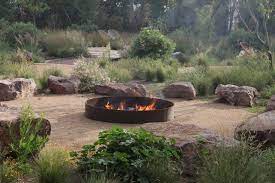The Capri Ten Eyck Panorama Architects Marfa Tx Gardenista Look Into Even More At The Imag Fire Pit Landscaping Backyard Landscaping Landscape Design