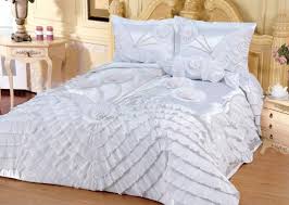 Tagesdecke Diamant Weiss 3tlg Diese Aufwandig Bestickte Tagesdecke Schmuckt Jedes Schlafzimmer Bei New Stars Gardinen Dortmun Tagesdecke Wolle Kaufen Wolldecke