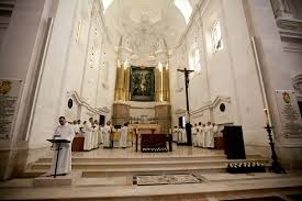 A imagem da santa, existente na capela do monumento, veio de portugal, assim como uma ampola com água, existente na miniatura da basílica de fátima. Santuario De Fatima Em Portugal 2021 Dicas Incriveis