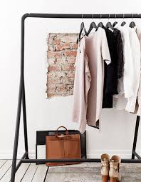 La solution pour ranger ses vêtements, notamment les vestes et manteaux et quelques paires de chaussures, c'est le portant à vêtements ou encore un. Dressing Ikea Les Modeles Les Plus Styles Elle Decoration