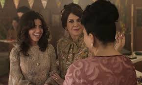 Jun 28, 2021 · a cuatro años de que la serie mexicana «la casa de las flores» fuera estrenada por streaming, su exprotagonista verónica castro y su director, manolo caro, siguen generando polémica. Regresa Virginia De La Mora Lanzan Primer Trailer De La Casa De Las Flores 3