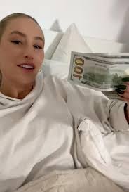 Alix Earle's boyfriend Braxton Berrios randomly gives her $400