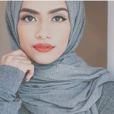 Itulah potret pesona indah kusuma yang punya segudang talenta. The Beautiful Taslim R In Our Grey Jersey Hijab Mashallah So Beautiful This Colour Suits Her Amazingly Blogg Jersey Hijab Beautiful Hijab Hijabi Fashion