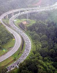 Lori Terbalik Di Lebuhraya Kl Karak Punca Kesesakan 15 Kilometer