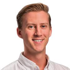 What's a great habit every successful designer should have? What a designer  needed?