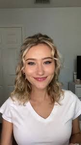 Ariel Estes's Instagram, Twitter & Facebook