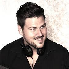 Chris Steg's Instagram, Twitter & Facebook