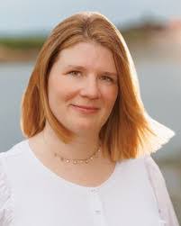 Liz Pace's Instagram, Twitter & Facebook