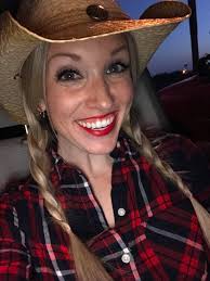 XL women's Ms Incredible Costume. Worn 1 time for a family picture. Wig,  mask and outfit included. $20. PICK UP ONLY