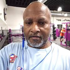 Tampa kicker just missed a 38 yd ￼ field goal Aubrey would nvr😂😭