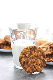 Chewy flourless peanut butter oatmeal cookies with chocolate chips in every bite! Easy Oatmeal Cookies With Ginger And Molasses The Seasoned Mom