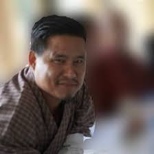 Matchday is here 📍 Let's go, Reds! 🔴⚪️⚫️ 📲 Follow live:  http://manutd.co/F4c