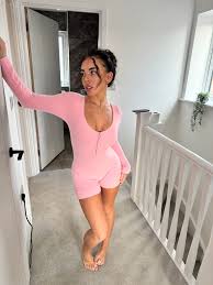 Alexis Reed on X- What do I look like I would smell of? Find out with her