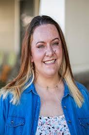 Hannah Loftis's Instagram, Twitter & Facebook