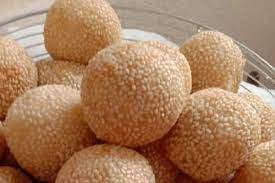 Kemudian golekkan diatas bijan goreng kuih bom dgn api sederhana selama 5 minit.sehingga kekuningan dan bolehah diangkat Kuih Bom Bijan Inti Kelapa Manis Ini Resipi Paling Mudah Rasa Nak Masak